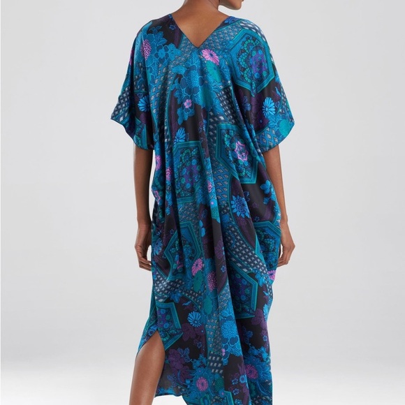 Natori Empress Caftan - Picture 2 of 8